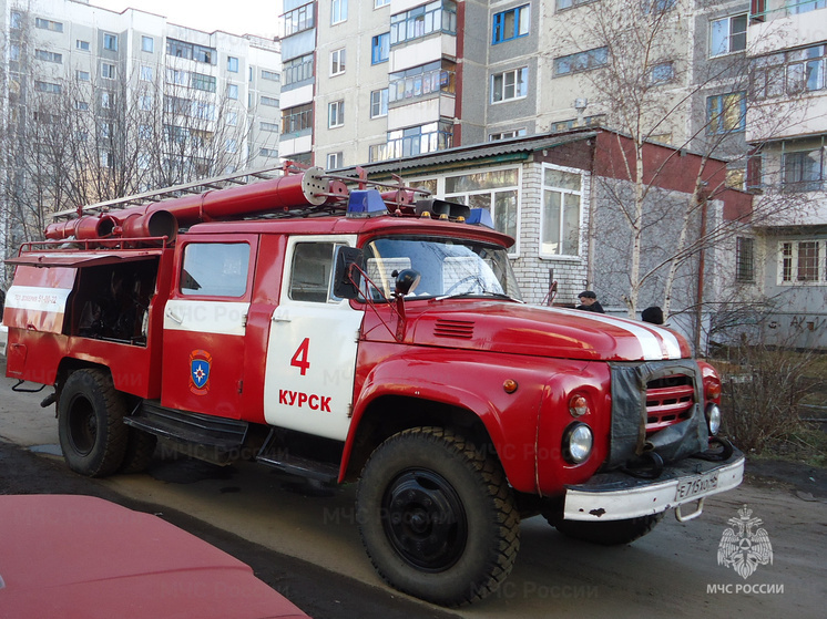В Курске произошёл пожар в жилом доме на улице Попова