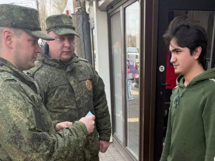 Воронежские военкоматы поставили на учет полсотни новых граждан России