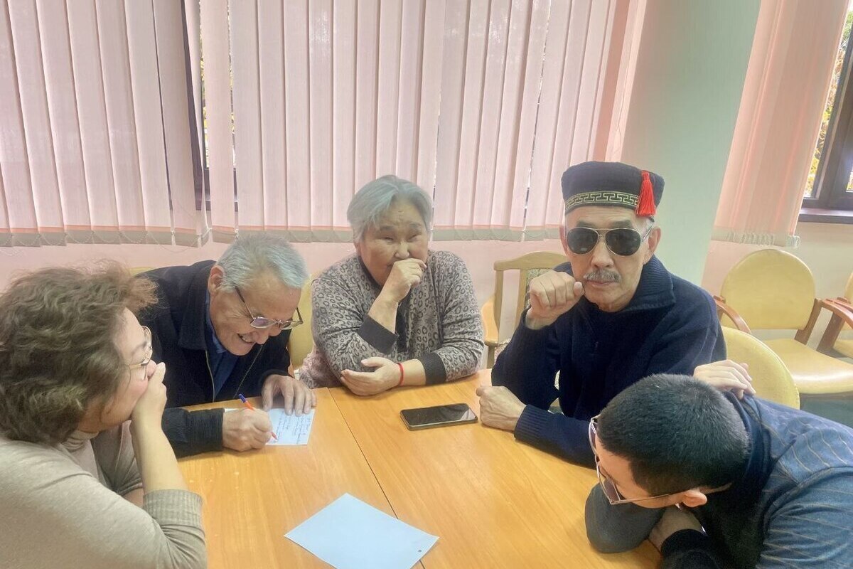 La Biblioteca Nazionale di Kalmykia celebra la Giornata internazionale del bastone bianco con un quiz speciale per promuovere l'inclusione delle persone con disabilità visiva