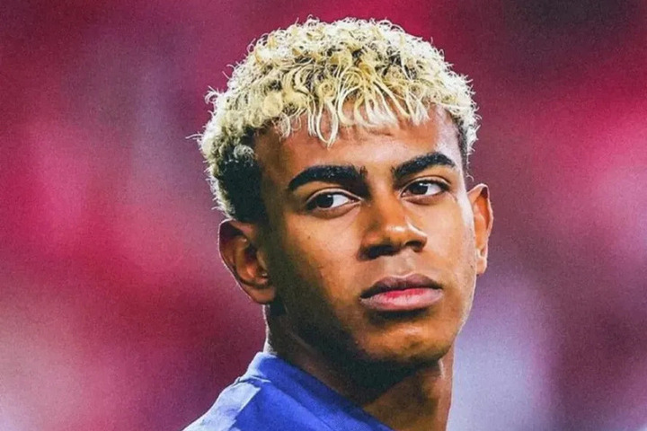 Раскрыта причина отказа футболиста Ямаля от раздачи автографов