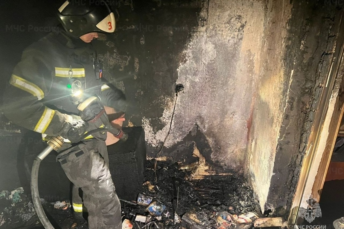 В Екатеринбурге при пожаре в девятиэтажке на Фрунзе погиб человек