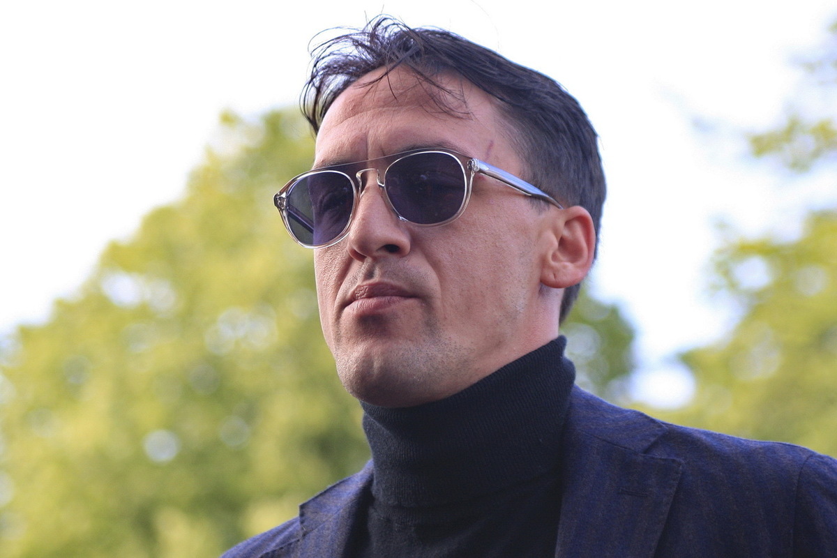 Procedura di Recupero dei Debiti contro l'Attore Artur Smoljaninov: Una Vicenda Legale Complessa con Possibili Conseguenze Internazionali