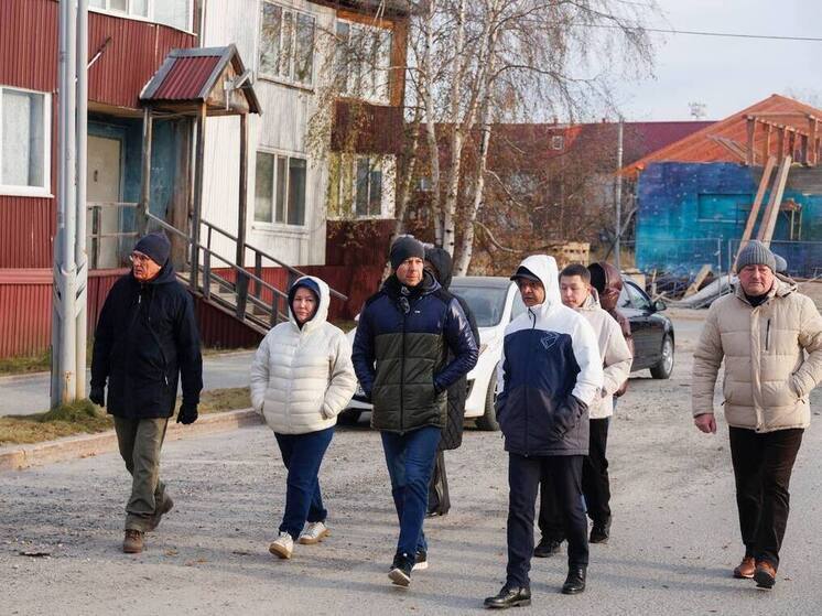 Уборку мусора, мангалов и изоляцию труб теплосетей обсудил Трапезников с таркосалинцами