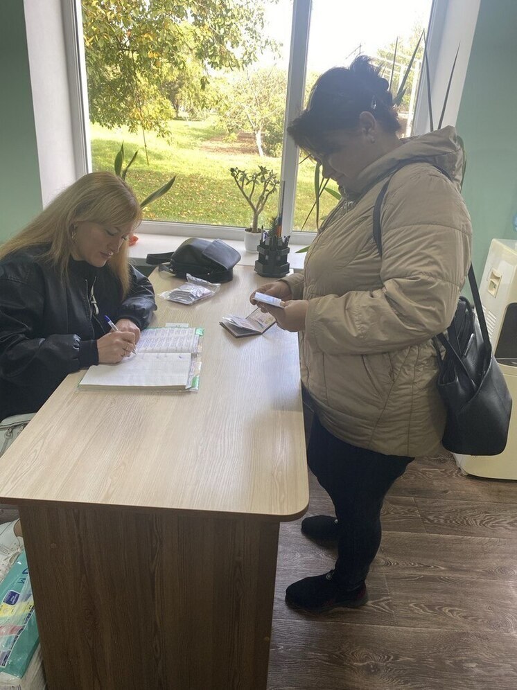 В Каховке на выездном приеме Минтруда выдали 8 удостоверений многодетным семьям