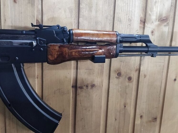 У жителя поселка Ромашки полицейские изъяли ящик взрывчатки, боеприпасы и оружие