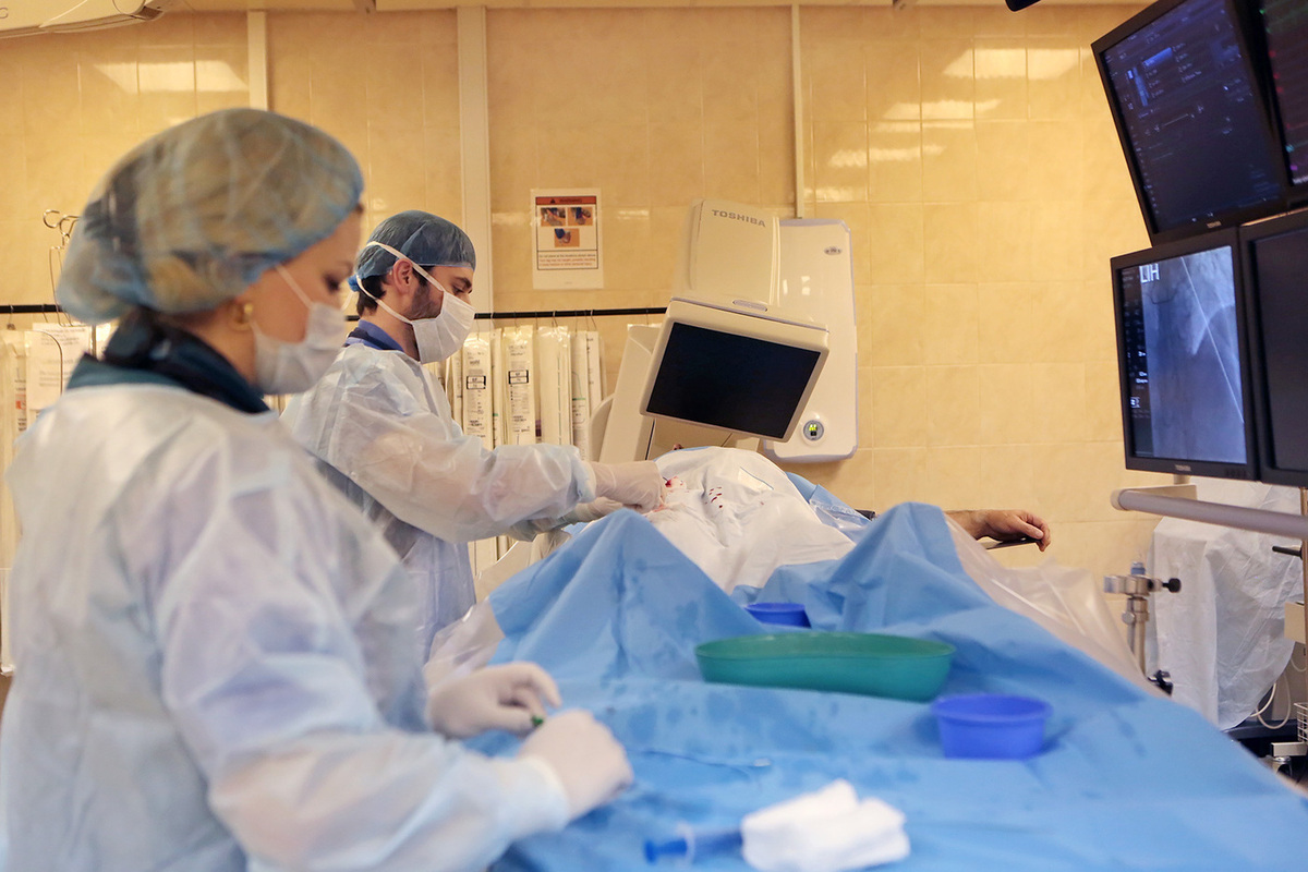 Medici russi salvano ragazza da malattia rara e mortale grazie a intervento tempestivo e professionale