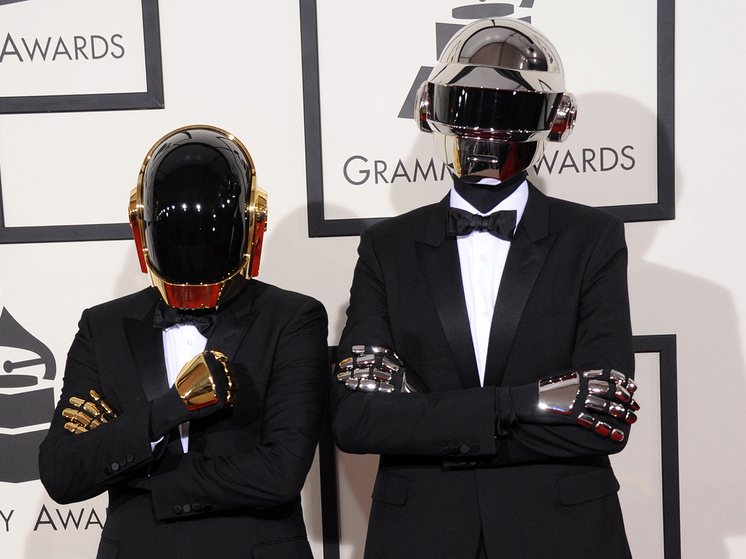 К юбилею самого «человечного» альбома Daft Punk впали в виниловую ностальгию
