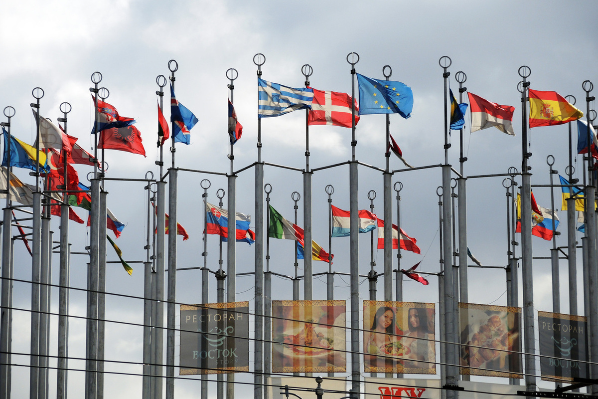 "Плохие условия работы": лесные пожарные протестуют в Мадриде