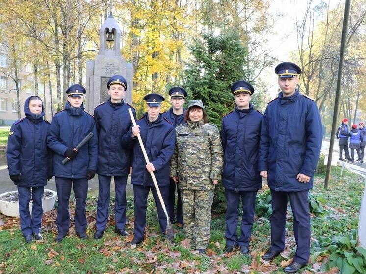 Сотрудники СК Петербурга провели субботник в госпитале для ветеранов войн