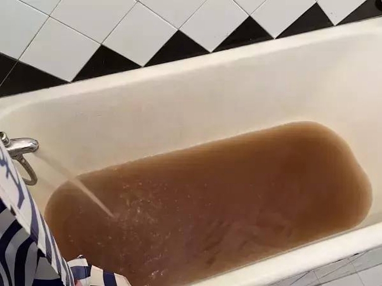Плату за ржавую воду из кранов просят Ростовчане