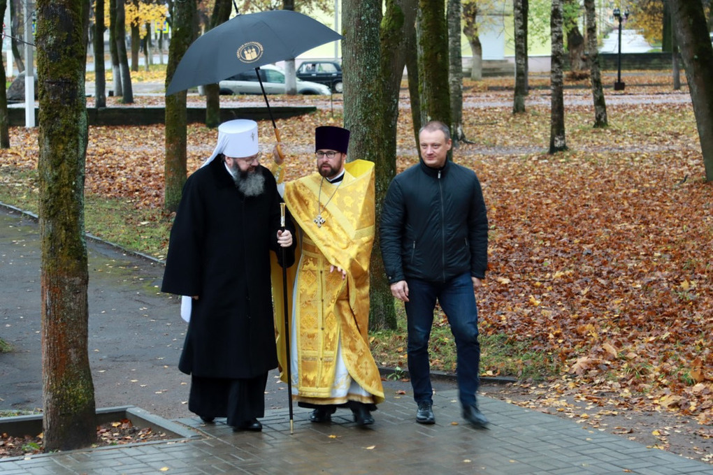 Celebrazione della Divina Liturgia a Yartsevo: il Metropolita Isidoro guida la comunità ortodossa nella chiesa dell'icona della Madre di Dio "Consolazione di tutti gli afflitti"