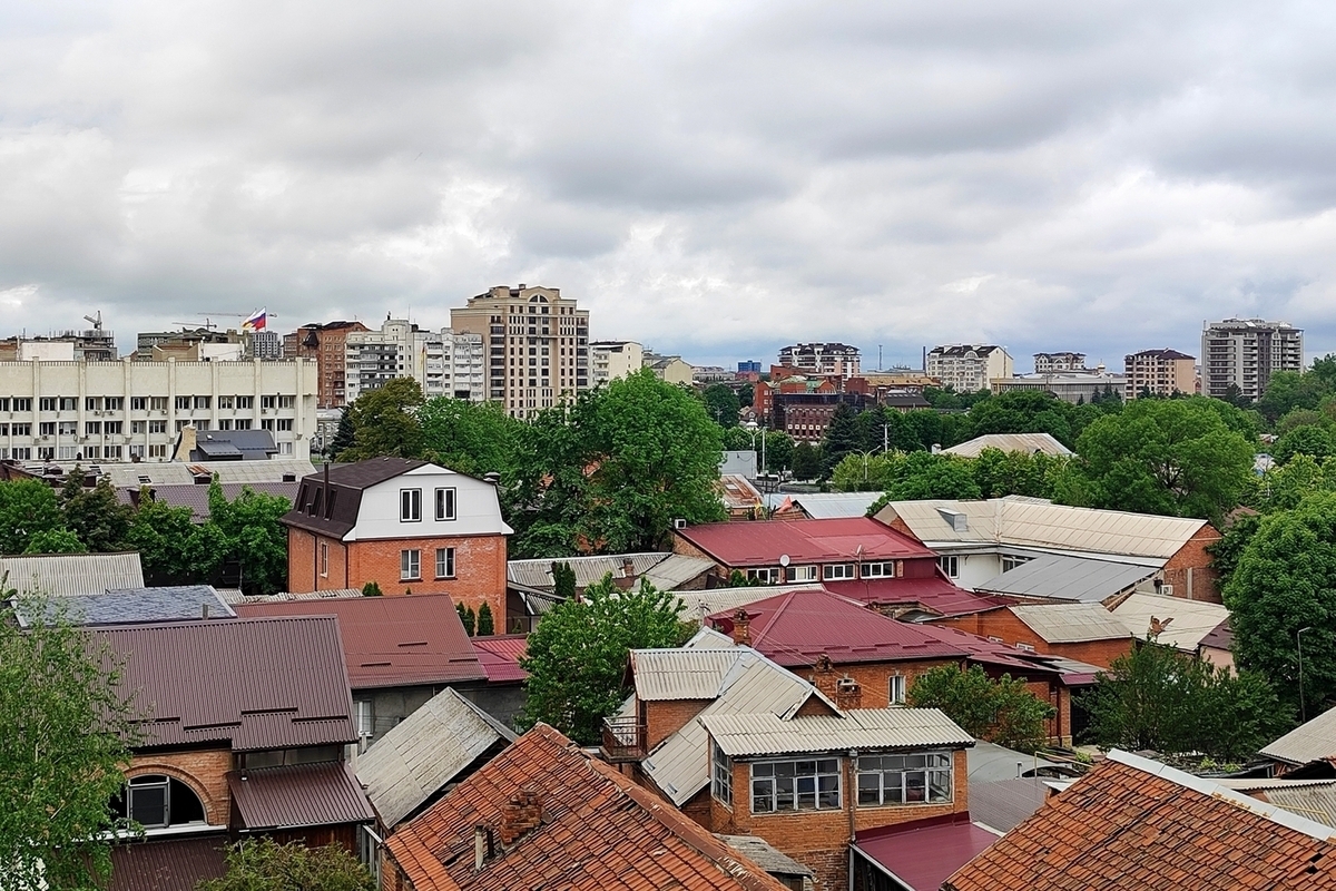 Gli abitanti di Ossezia uniscono le forze per regalare una casa a un uomo rimasto senza tetto