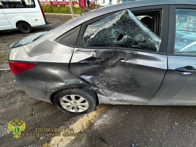 На костромской трассе автоледи попала в ДТП со своей 3-летней дочкой