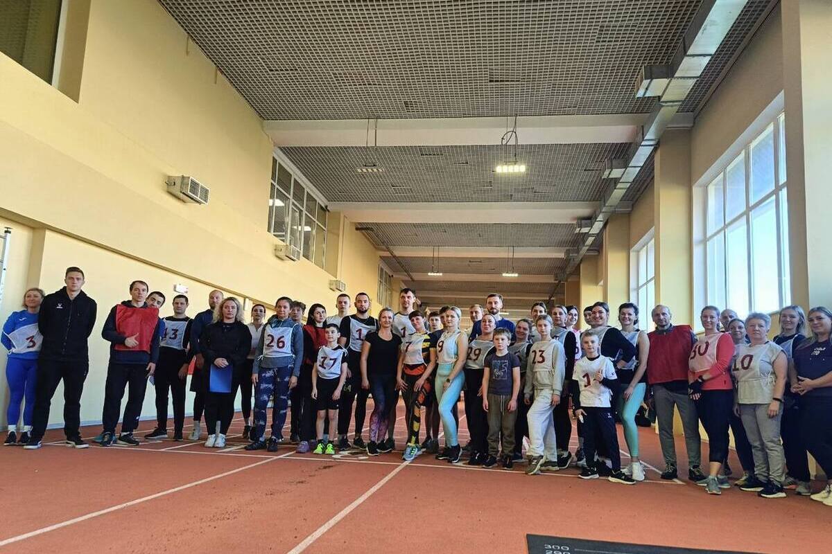 Giudici e dipendenti del Tribunale arbitrale di Pskov superano con successo gli standard del complesso GTO nella promozione di uno stile di vita sano e attivo