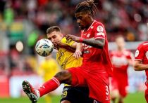 В 12-м туре РПЛ «Спартак» и «Ростов» сыграли вничью 1:1. Уже на 26-й минуте Джику получил красную карточку после VAR, и «Спартак» провёл почти весь матч в меньшинстве. «Ростов» открыл счёт на 54-й минуте — Сулейманов забил после отскока от Максименко. На 85-й Барко сравнял счёт. Это четвёртые голы обоих игроков в сезоне. «Спартак» остаётся шестым (19 очков), «Ростов» — десятым (14).