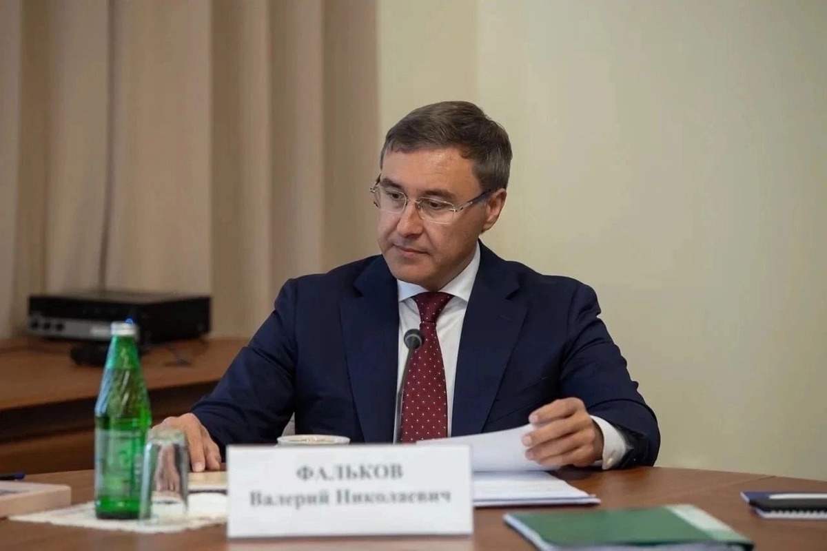 СмолГУ поздравил Министра науки и высшего образования Валерия Фалькова с Днем рождения