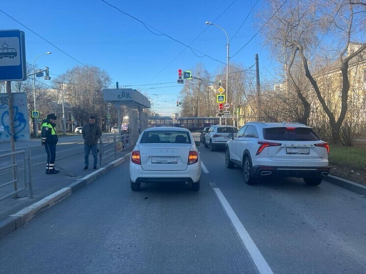 Автомобиль сбил 12-летнего мальчика в Екатеринбурге