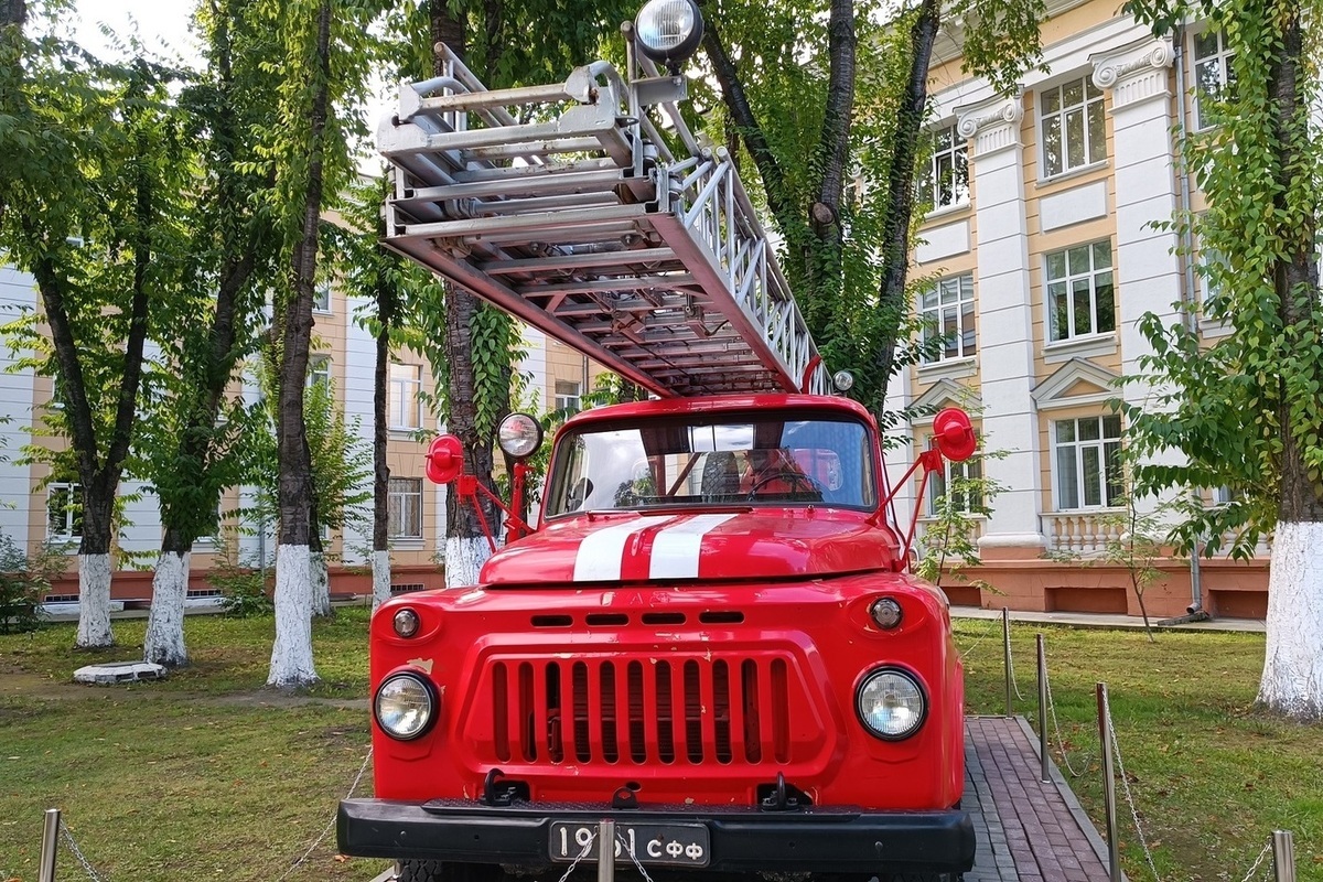 Incendi nella regione di Zauralye: 12 fuochi spenti in sole 24 ore, una vittoria per la sicurezza pubblica e l'ambiente
