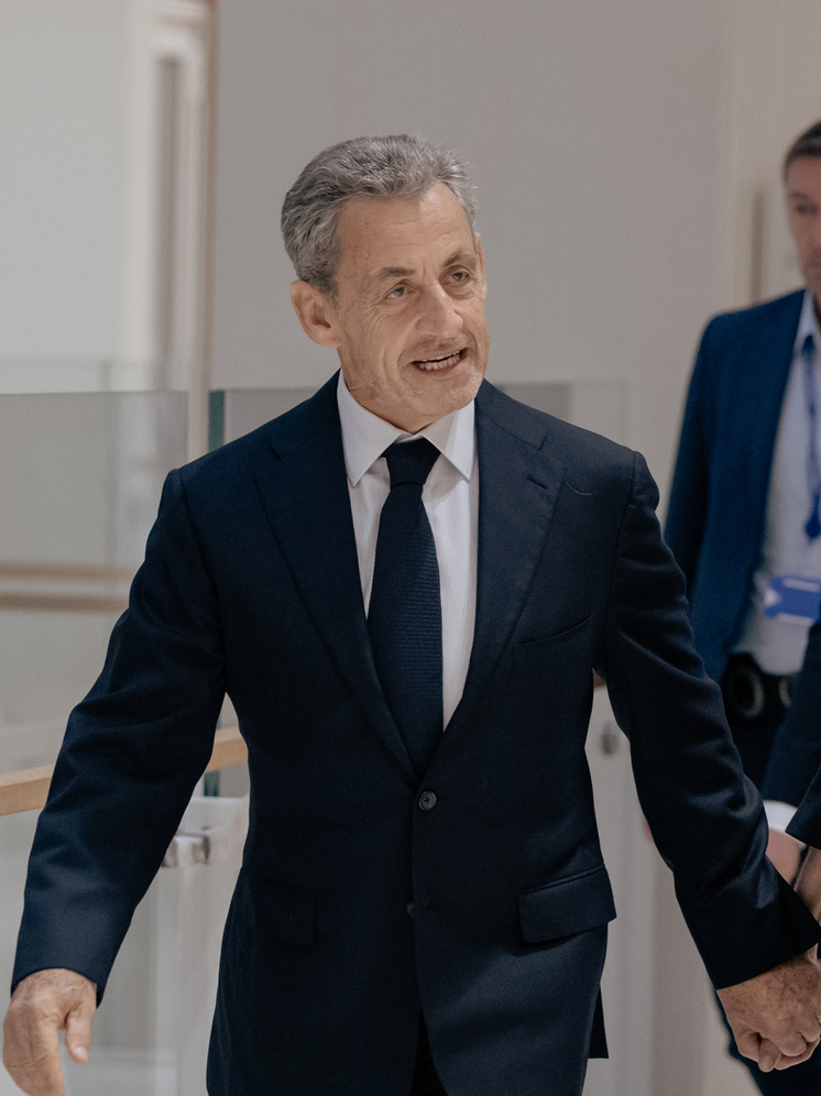 Экс-президент Франции Николя Саркози будет сидеть в тюрьме в одиночной камере