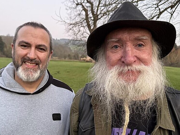 Загадочная фотография из детства помогла мужчине найти потерянного брата