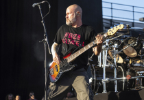 Музыканты культовой рок-группы Limp Bizkit объявляют о смерти басиста Сэма Риверса в возрасте 48 лет