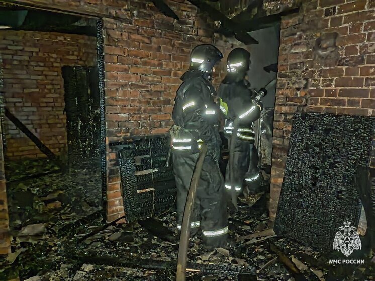 В Новомосковске горела квартира в многоквартирном доме