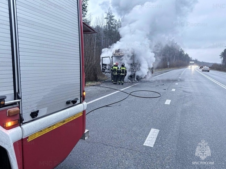 На ЕКАД загорелся грузовик "FAW"