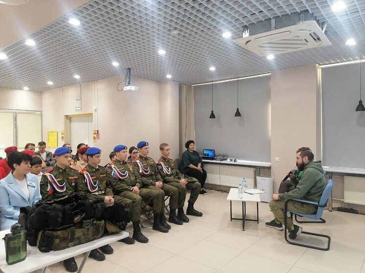 В Новом Уренгое прошла встреча с героем СВО в рамках проекта «Ямальские встречи»