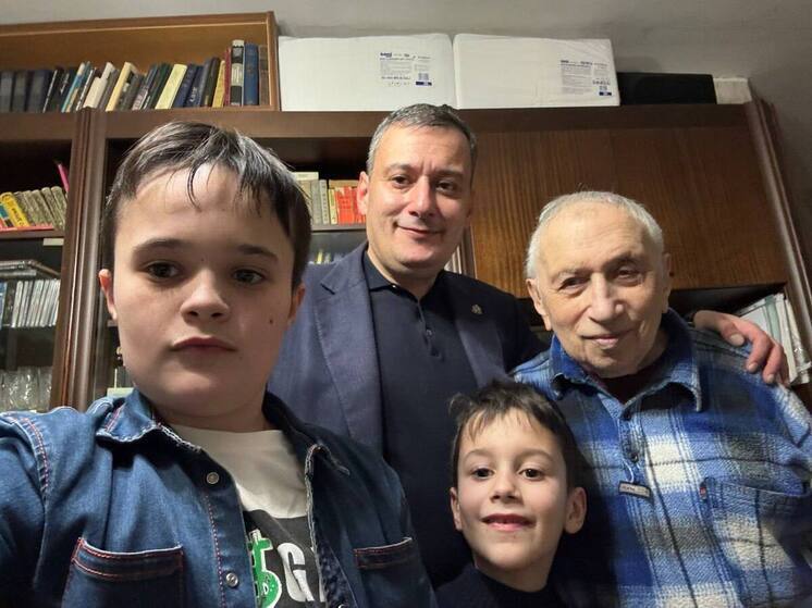 Курский губернатор Хинштейн поздравил отцов с праздником