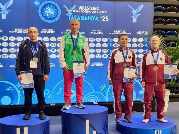 Тренер из Губкинского завоевал бронзу на чемпионате мира по борьбе