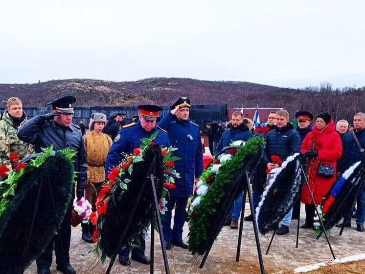 Сотрудники прокуратуры почтили память героев Заполярья