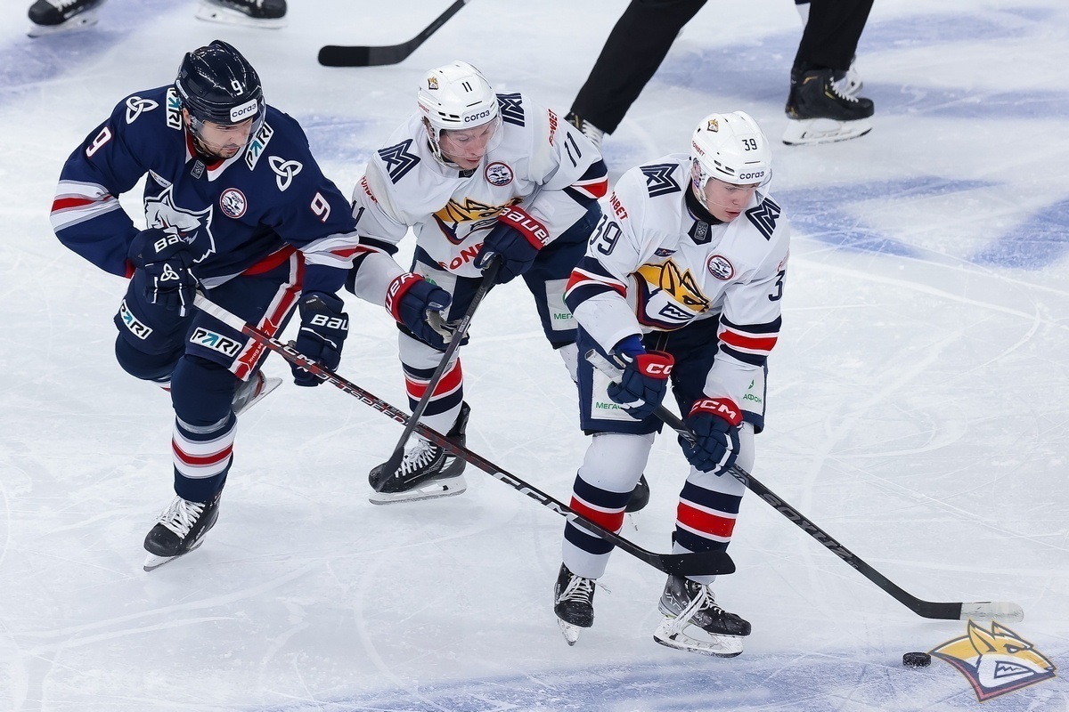 15 шайб за матч: «Металлург» и «Нефтехимик» устроили фестиваль хоккейной щедрости