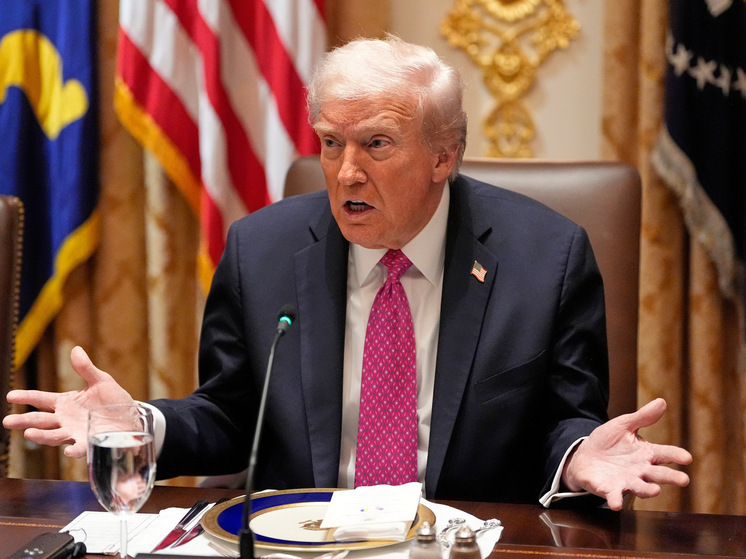 Встреча президента США Дональда Трампа и Владимира Зеленского в Белом доме в минувшую пятницу проходила не так камерно, как ранее сообщали СМИ