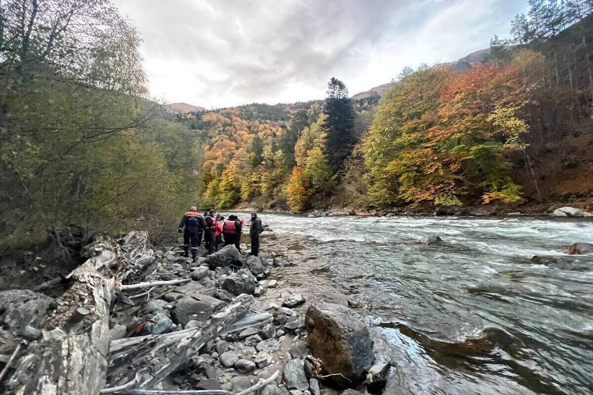 Tragico Incidente in Karachay-Cherkessia: Turista Muore Annegata nel Fiume Bol'šoj Zelenčuk