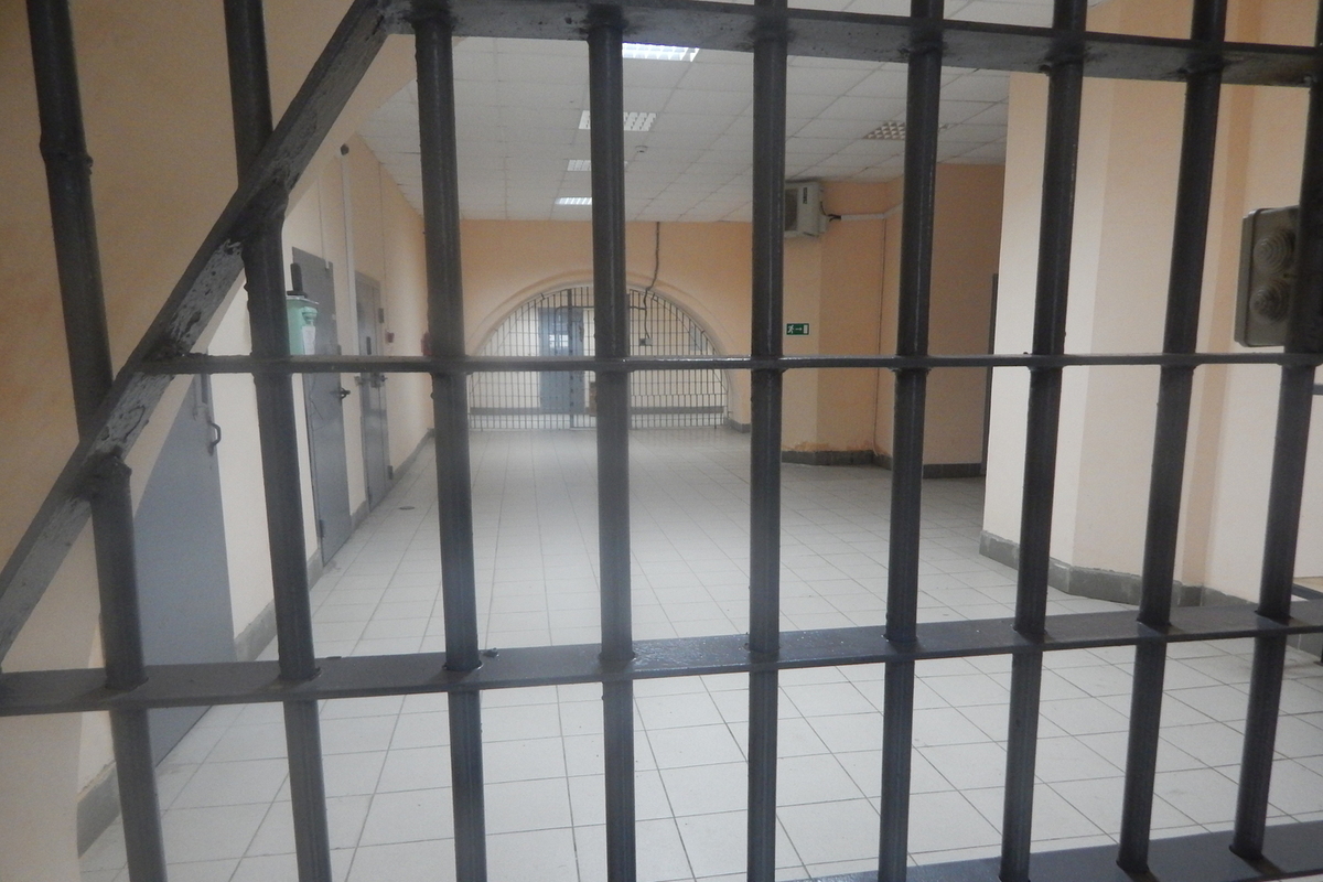 Гламурную тюремщицу обвинили в провокационной связи с заключенным