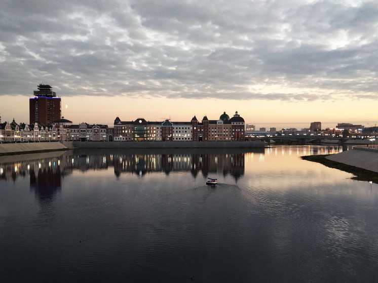 Неделя странных праздников: День «Шлепни надоедливого коллегу» и День орехов - календарь