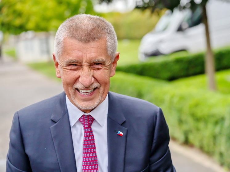 Novinky: победивший на выборах Бабиш вместо диалога по кабмину ушел в отпуск