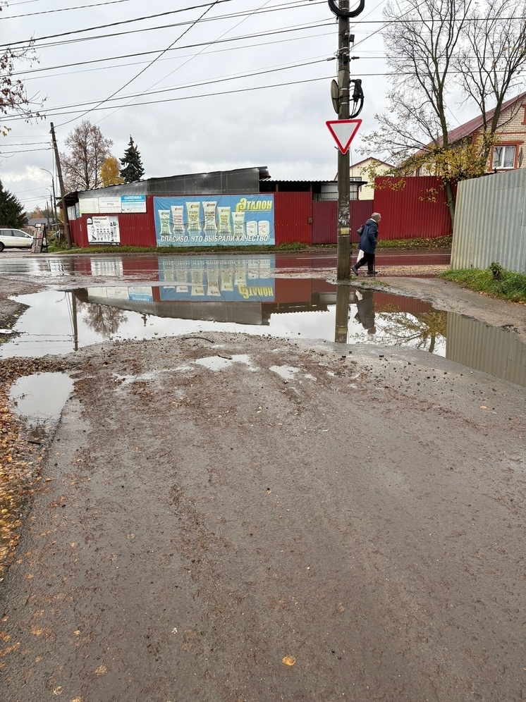 Жители мкр Лужки жалуются на плохой ремонт дороги