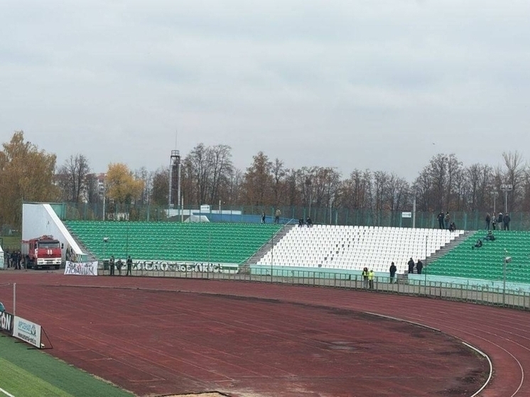 Los aficionados del FC Orel abandonaron el partido antes de que terminara.