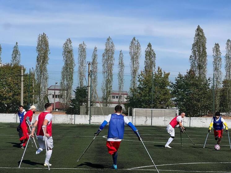 «Футбол для всех»: ветеранский турнир во Владикавказе помогает бойцам с ампутациями вернуться к жизни