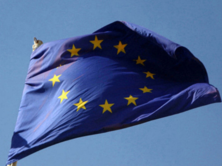 FT: Европа пересмотрит стратегию по Украине после встречи Трампа и Зеленского