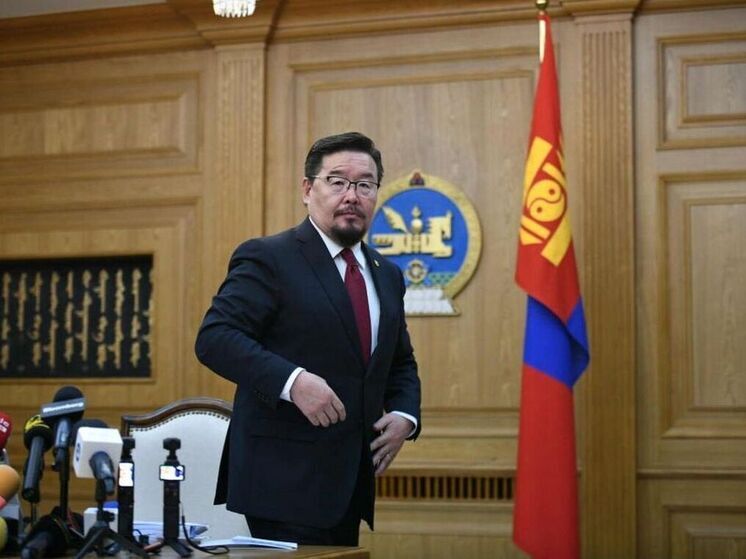 Президент Монголии наложил вето на постановление парламента страны об отставке премьер-министра