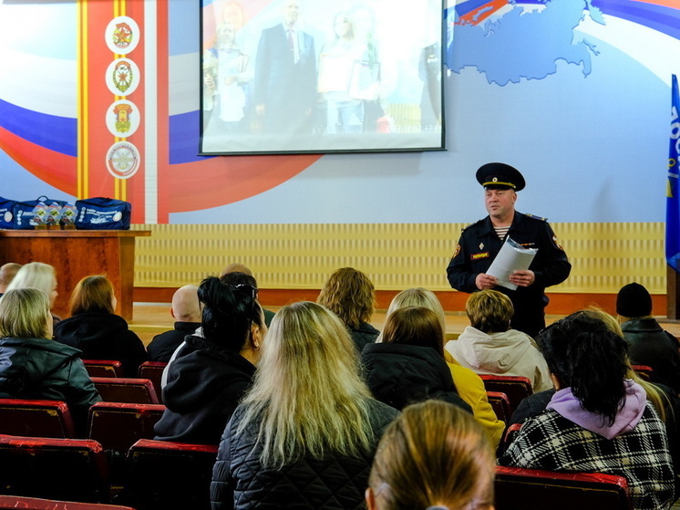 В Йошкар-Оле прошла встреча с жителями республики о службе в Росгвардии