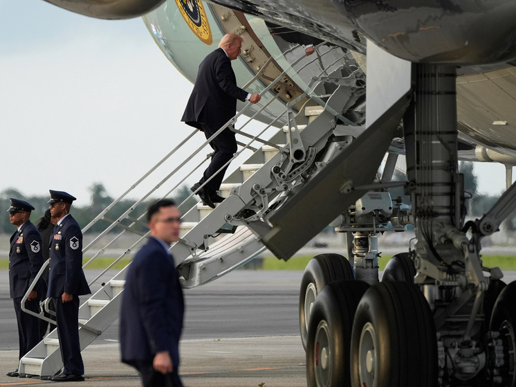 Службы безопасности США заметили подозрительный охотничий домик возле самолёта Трампа