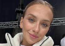 Выступавшая в танцах на льду в паре с мужем Никитой Кацалаповым российская фигуристка Виктория Синицина поделилась бэкстейджем новой фотосессии. Бронзовый призер Олимпиады представила два эффектных образа.