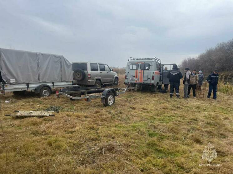 Водолазы в Татарстане ищут утонувшего в реке Ик рыбака