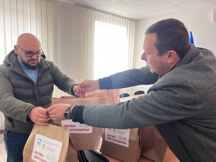 Омбудсмен Херсонской области передал подарки детям села Рубановка