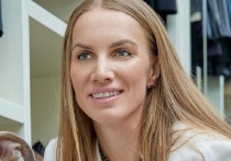 40-летняя российская теннисистка Светлана Кузнецова побывала на вечеринке, устроенной одним из российских интернет-изданий. Выступавшая в одиночном и парном разряде титулованная спортсменка объяснила выбор смелого наряда.