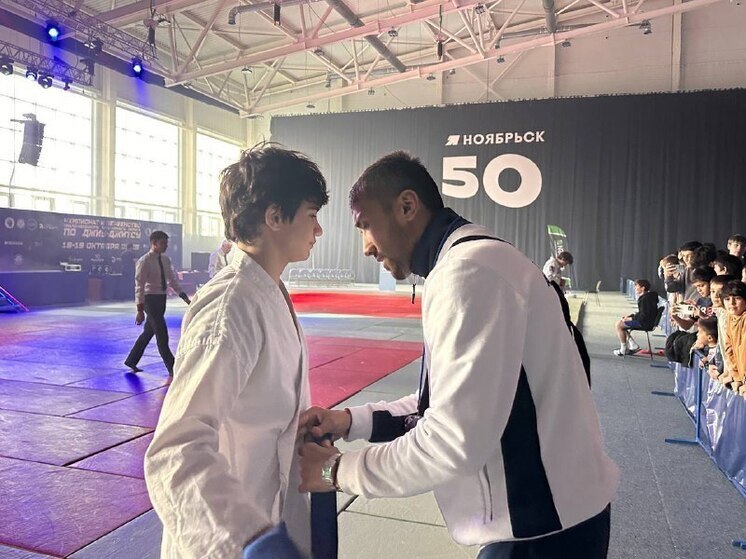55 комплектов наград разыграли на чемпионате и первенстве по джиу-джитсу в Ноябрьске