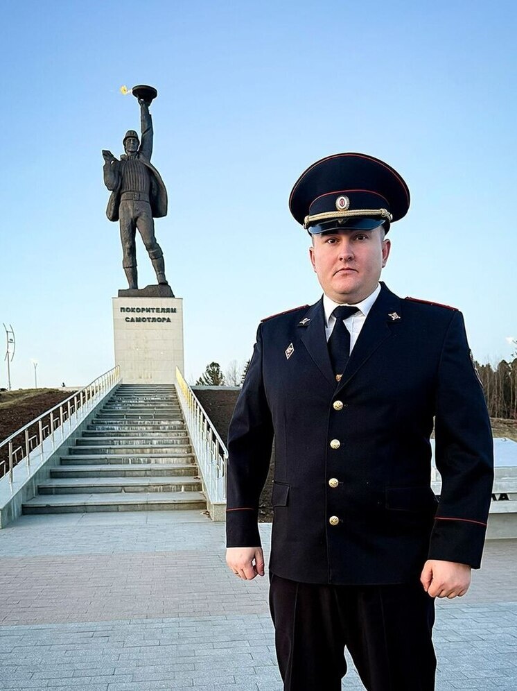 Старший лейтенант Никита Котов стал народным участковым Югры 2025
